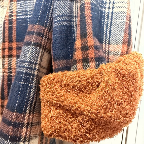 Sherpa-Lined Plaid Shacket Jacket - Navy & Rust Orange - Picture 4 of 5